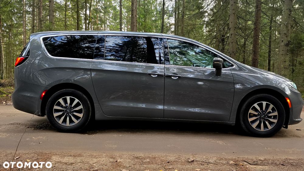 Chrysler Pacifica - 11