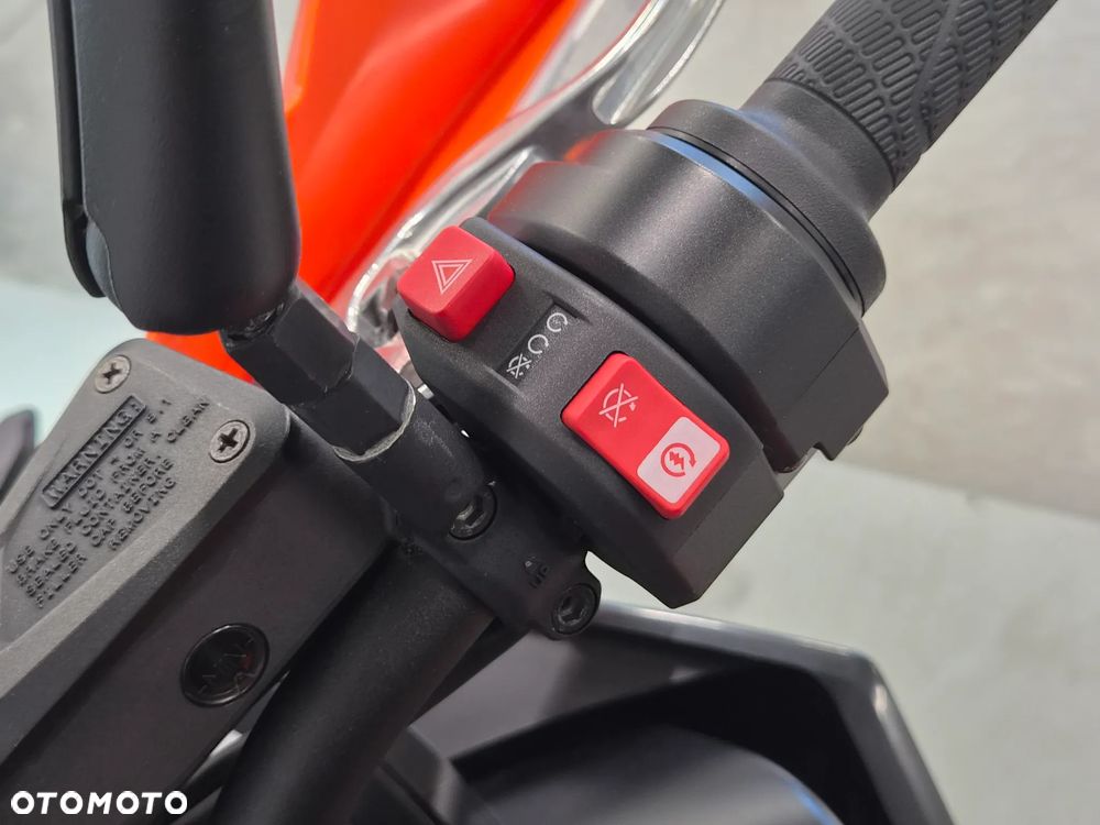 KTM Adventure 890 - 18