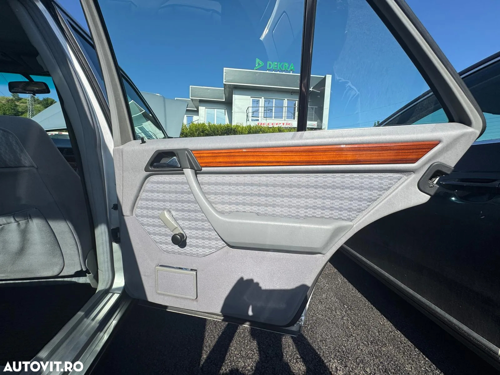 Mercedes-Benz E - 25