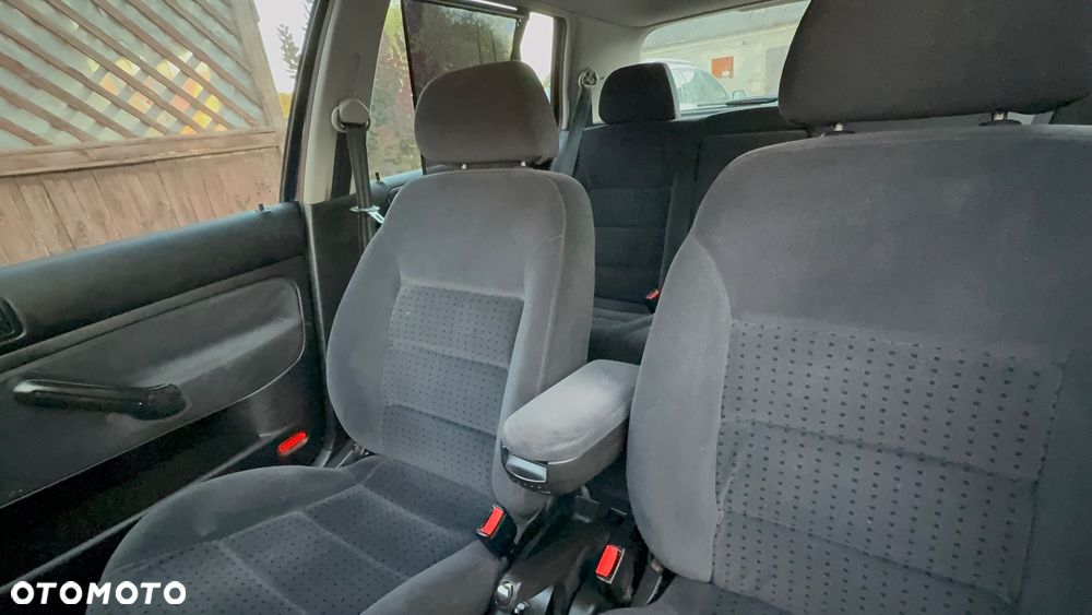 Volkswagen Golf 1.6 Basis - 9