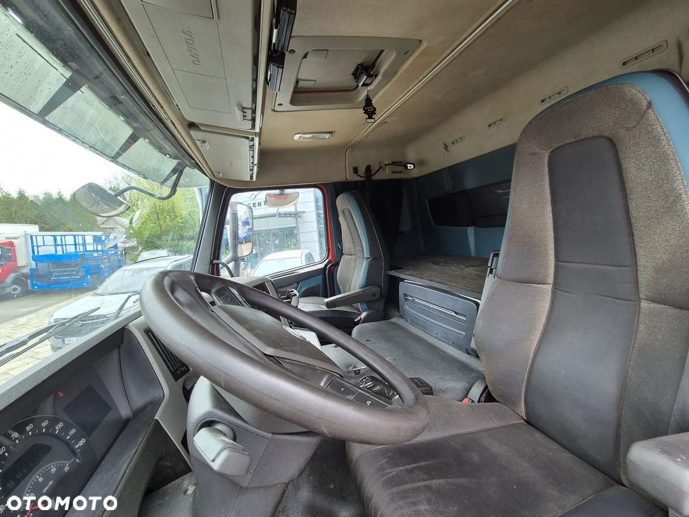 Volvo FM 330 / SKRZYNIA / HDS HIAB 840KG / KABINA SYPIALNIANA / AUTOMAT / HAK - 36