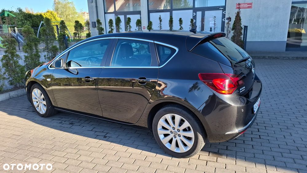 Opel Astra 1.4 T Cosmo - 4