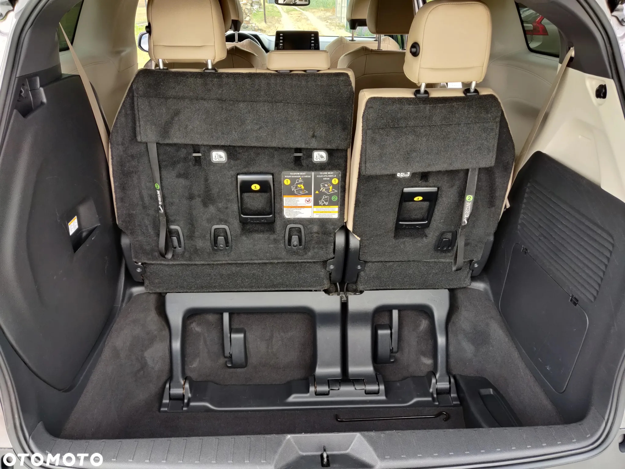 Toyota Sienna - 16