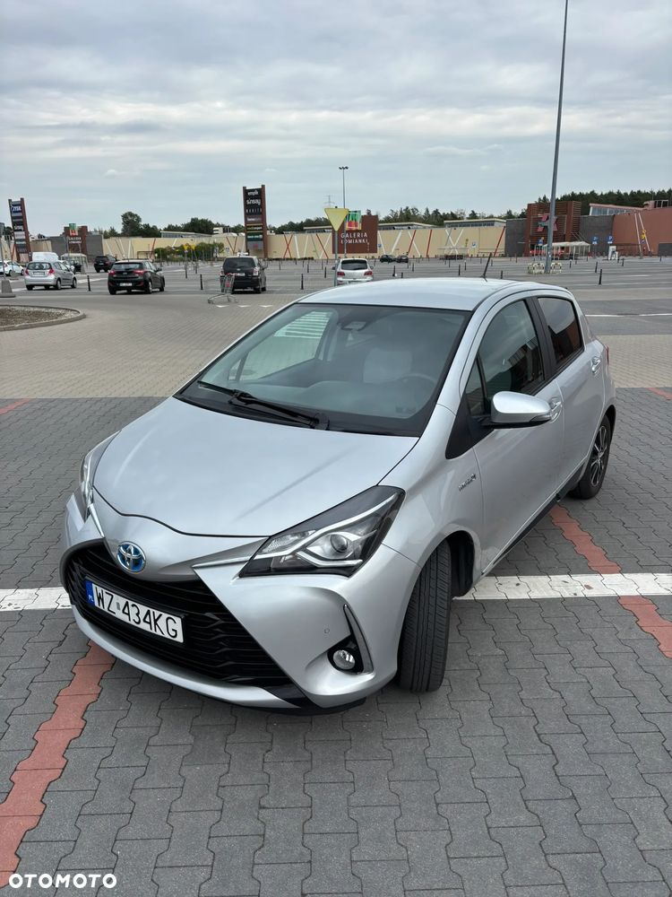 Toyota Yaris Hybrid 100 Active EU6 - 1