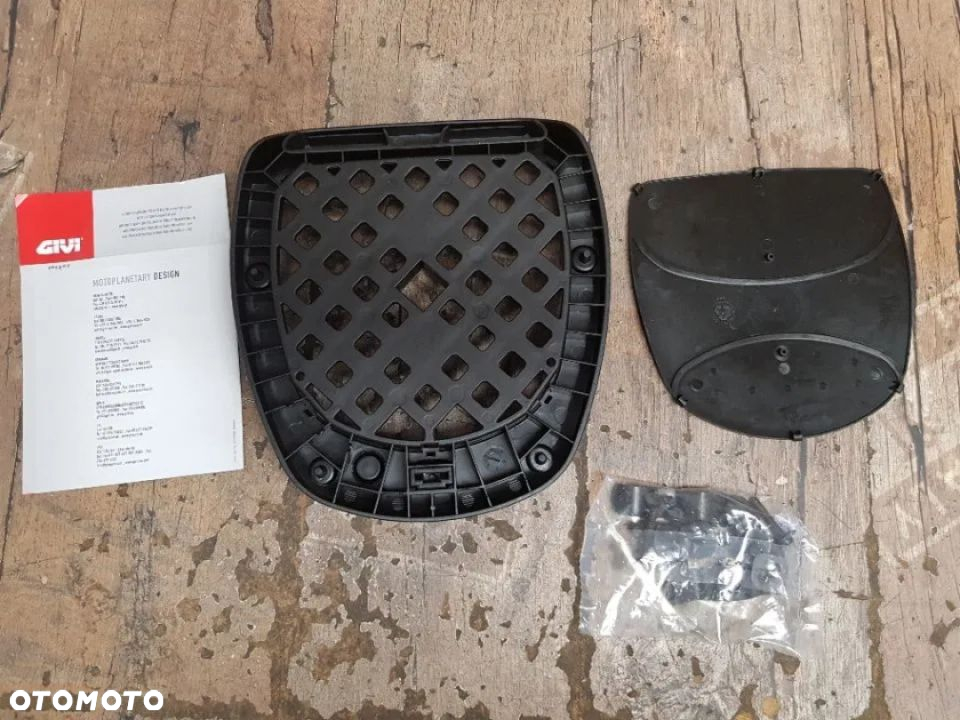 Płyta pod kufer centralny Givi Monolock Z113BKIT - 4