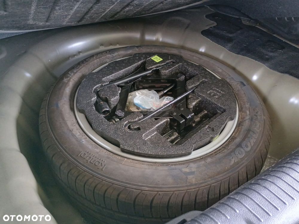 Hyundai Elantra 1.6 Comfort - 26