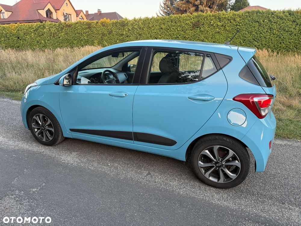 Hyundai i10 1.0 Fifa World Cup Edition - 8