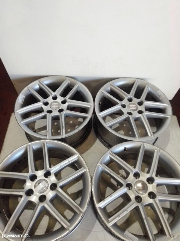 CONJUNTO DE PNEUS SEAT EXEO BERLINA 3R2 - 1