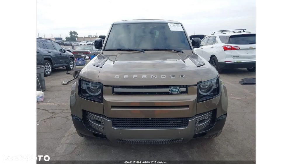Land Rover Defender - 2