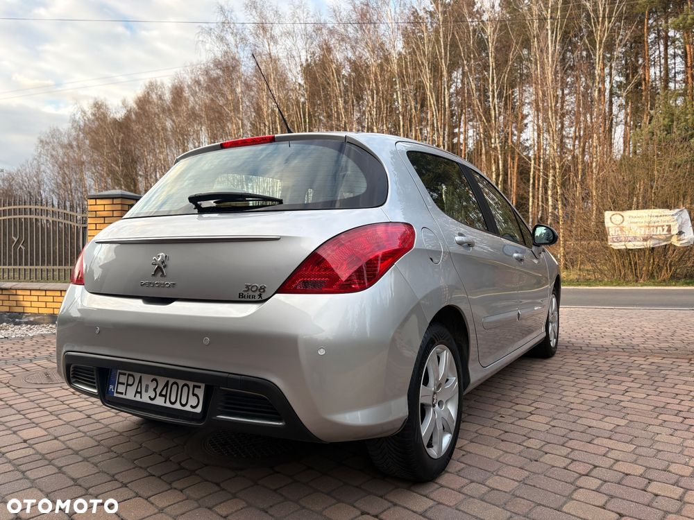 Peugeot 308 - 8