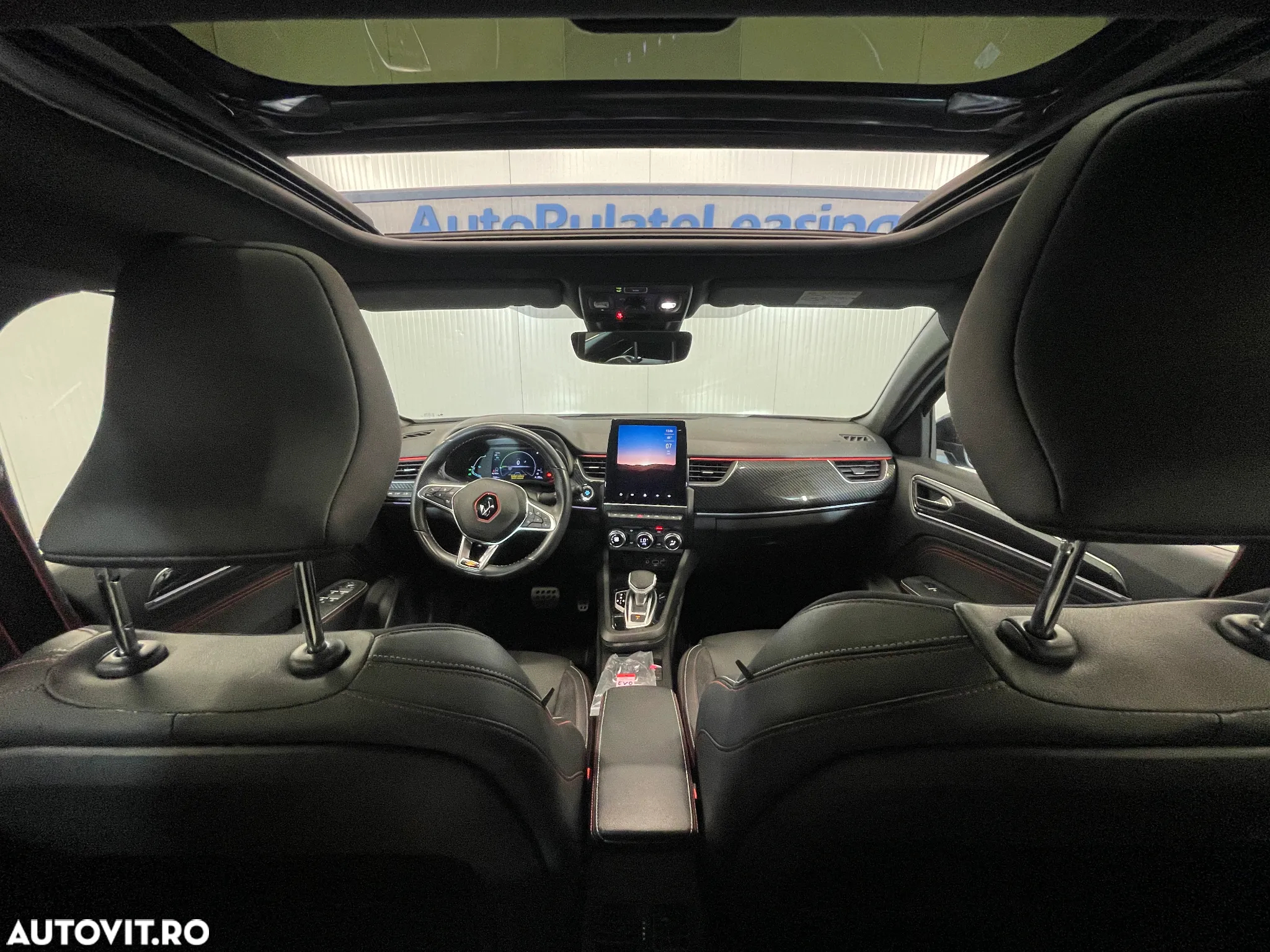 Renault Arkana E-TECH Hybrid RS Line - 8