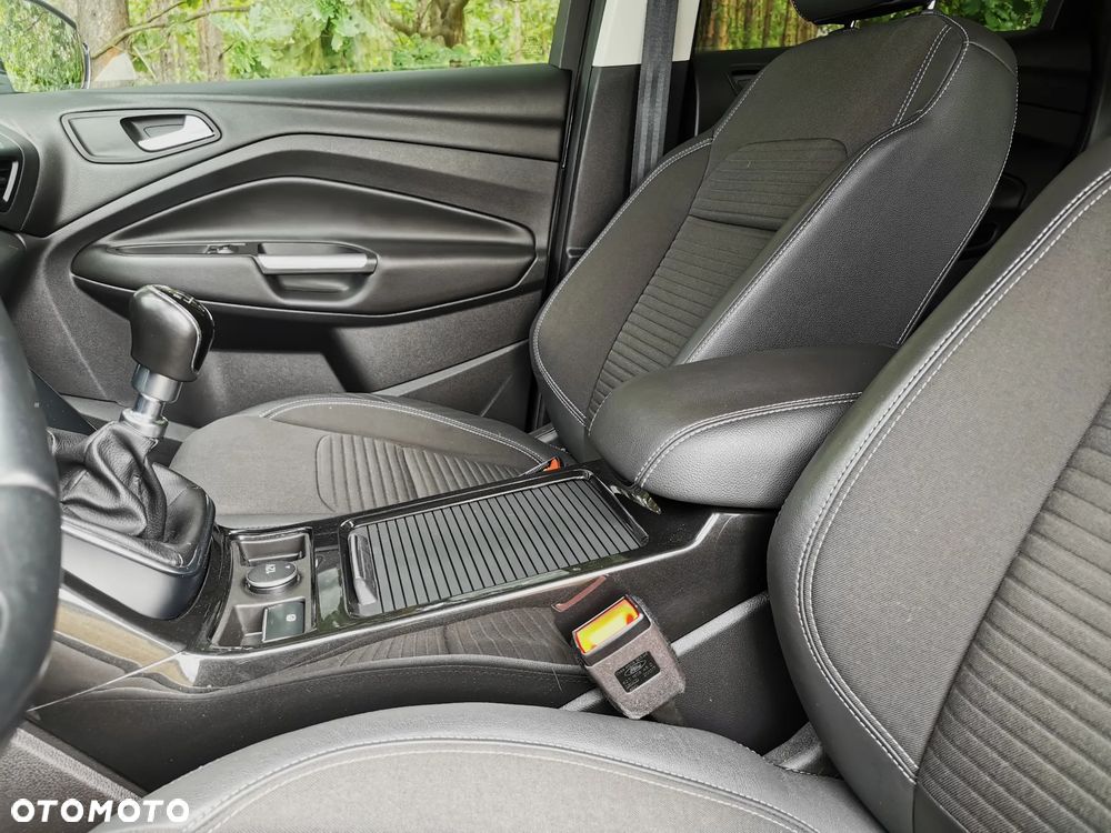 Ford Kuga 1.5 EcoBoost 2x4 Titanium - 18