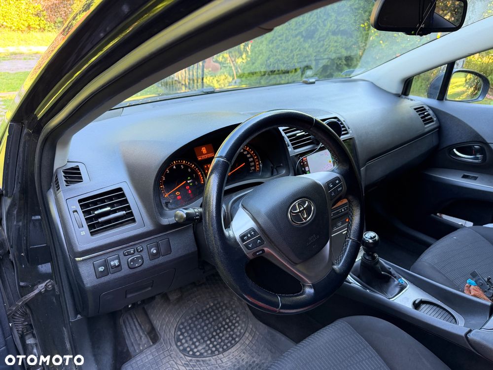 Toyota Avensis 1.8 Luna - 11