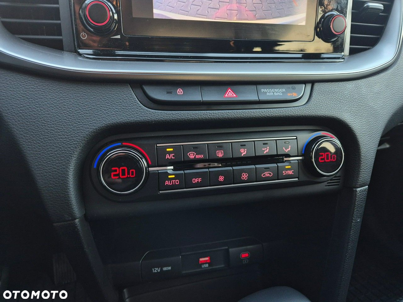 Kia Ceed - 24