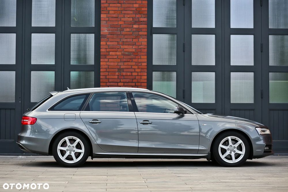 Audi A4 Avant 2.0 TDI DPF quattro S tronic S line Sportpaket - 2