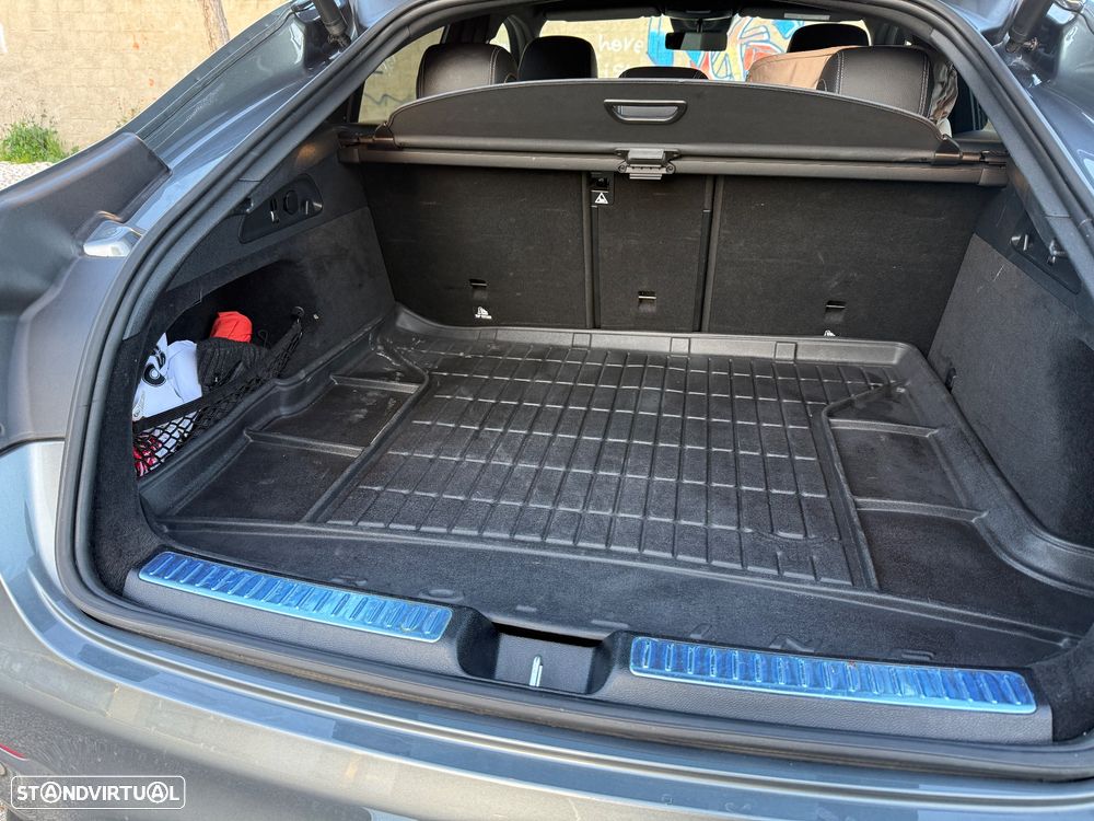 Mercedes-Benz GLC 300 e Coupe 4Matic - 11