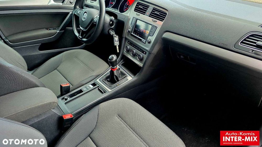 Volkswagen Golf - 33