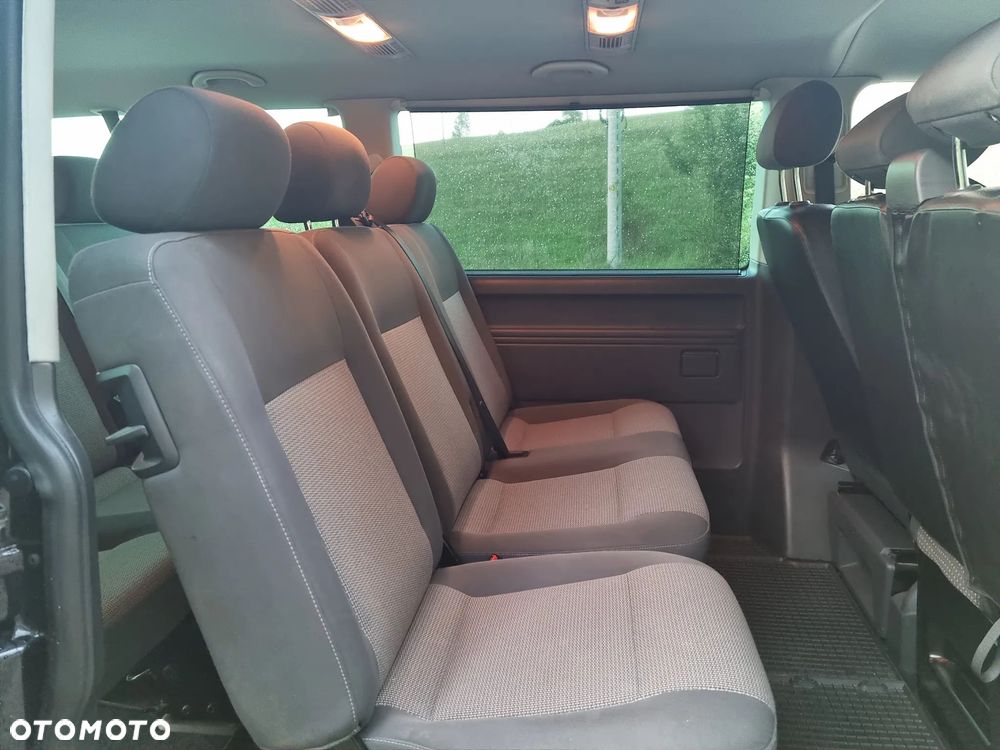 Volkswagen Caravelle - 8