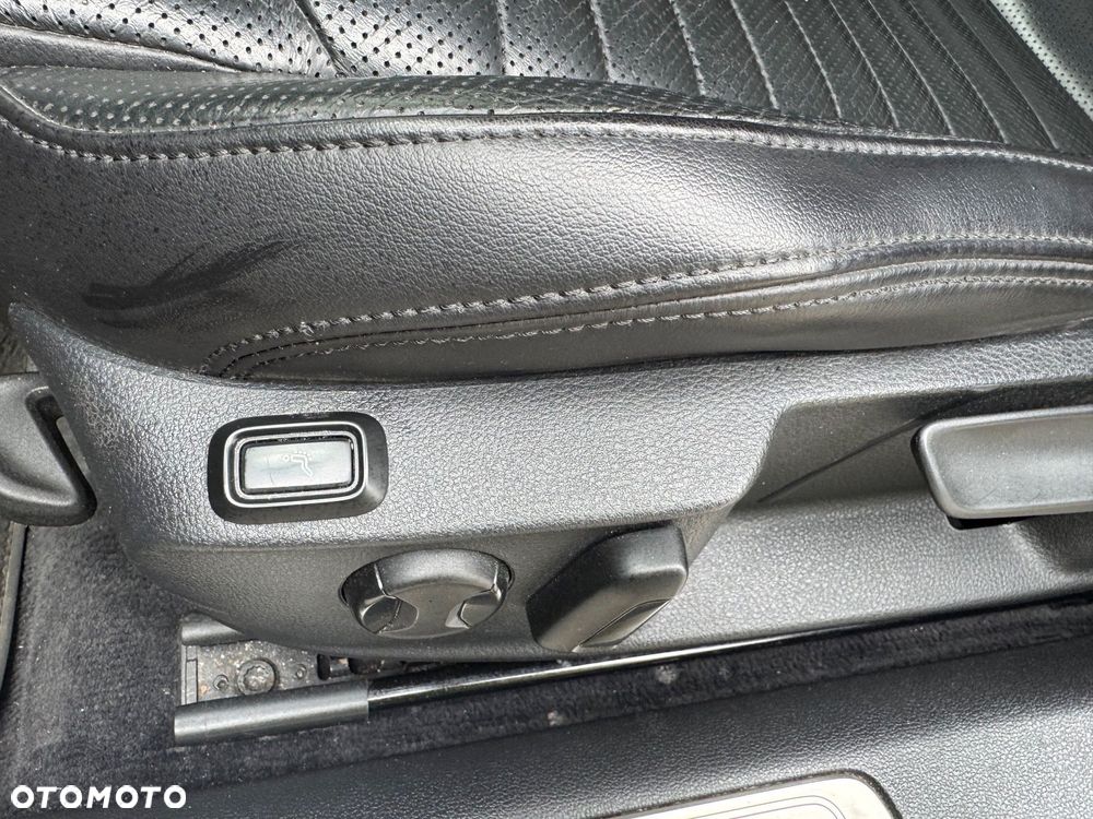 Volkswagen Passat 2.0 TDI SCR DSG Highline - 28