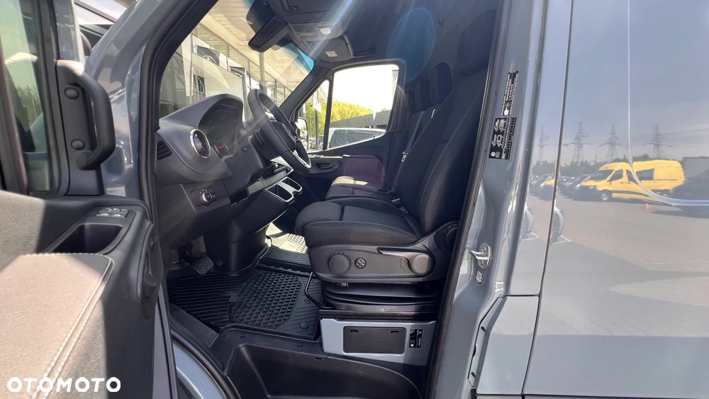Mercedes-Benz Sprinter 319 CDI - 16