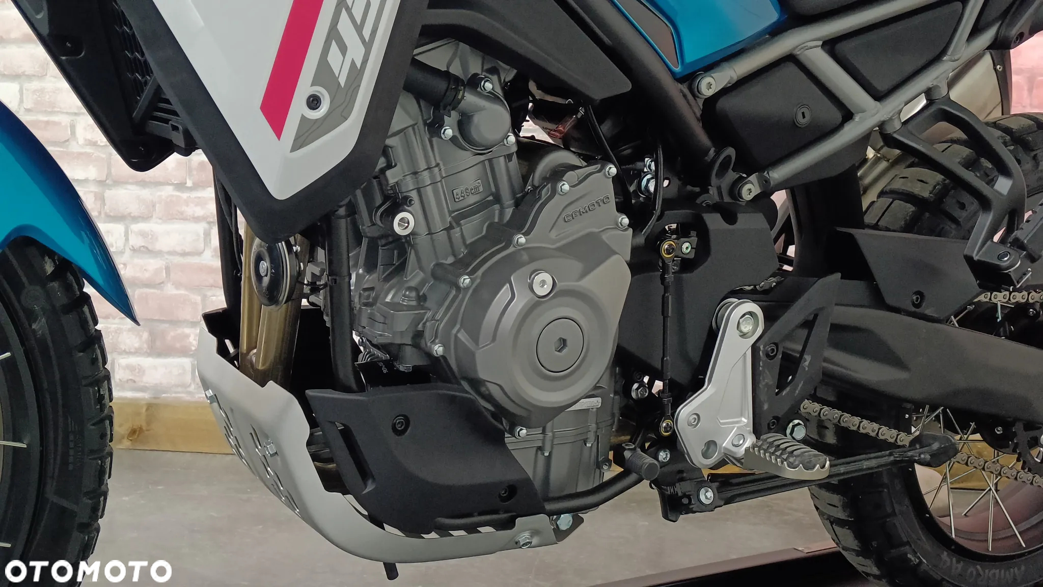 CFMoto MT - 18