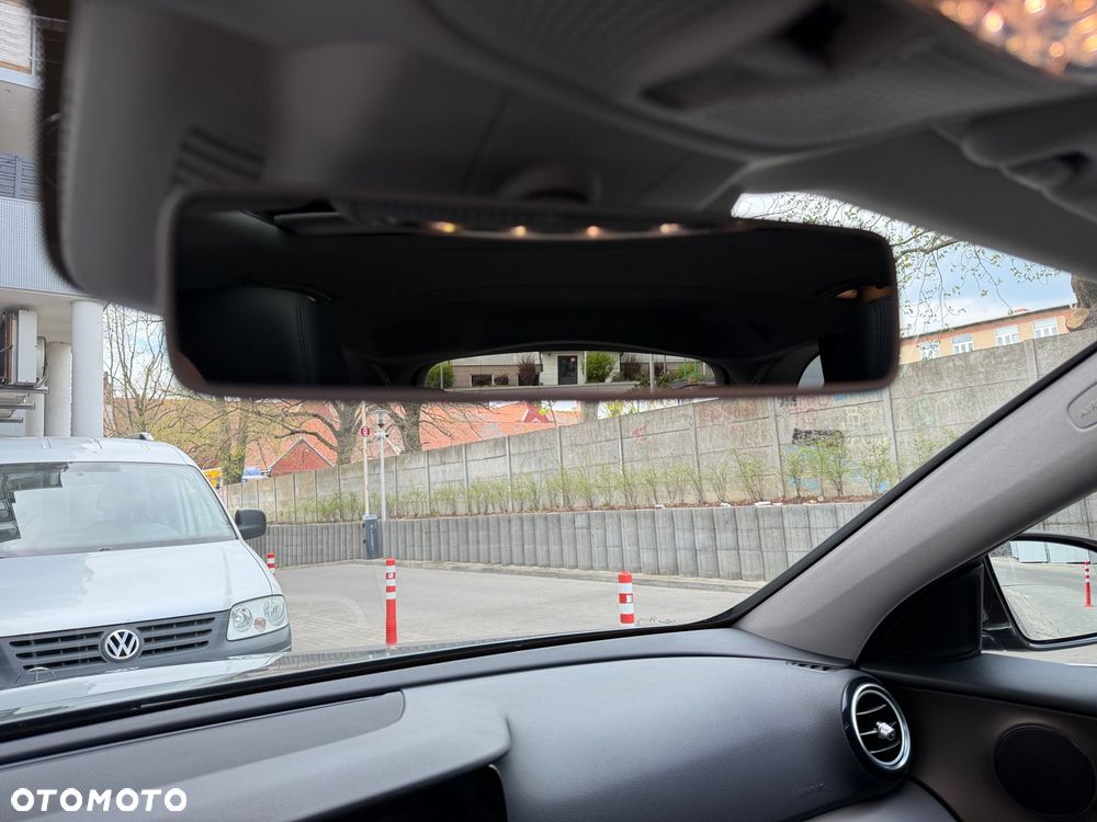 Mercedes-Benz Klasa E 200 CGI BlueEFFICIENCY Automatik Avantgarde - 32