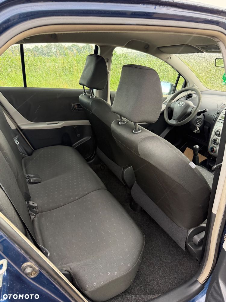Toyota Yaris 1.0 Luna A/C - 11