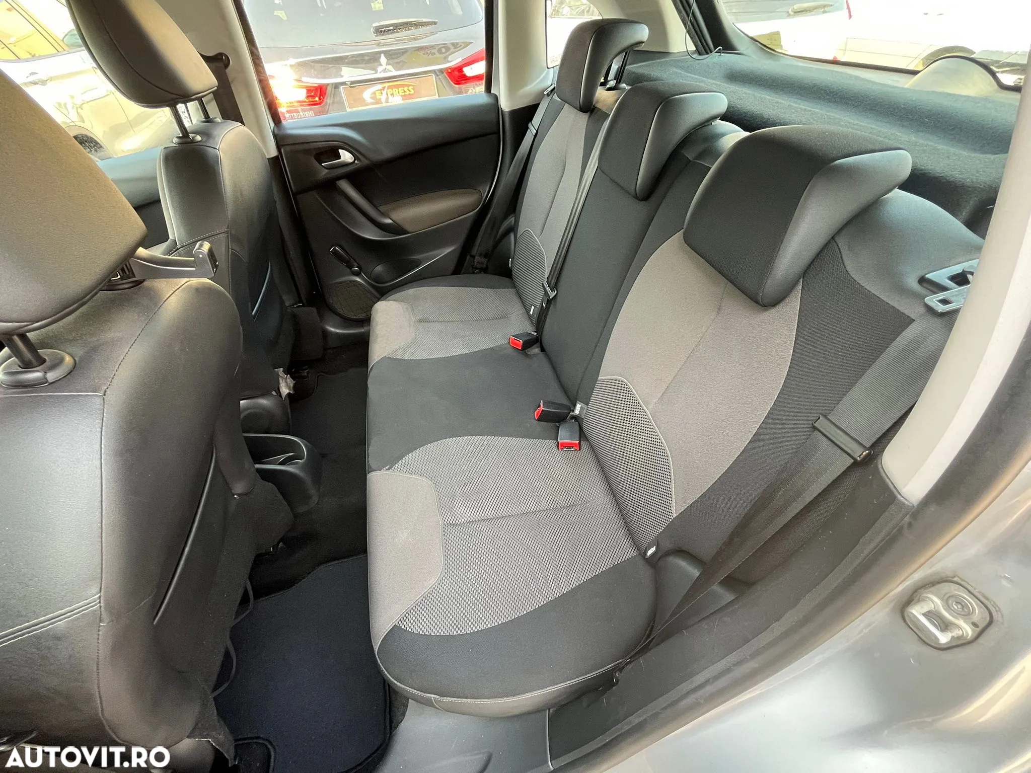 Citroën C3 1.6 HDI Exclusive - 8