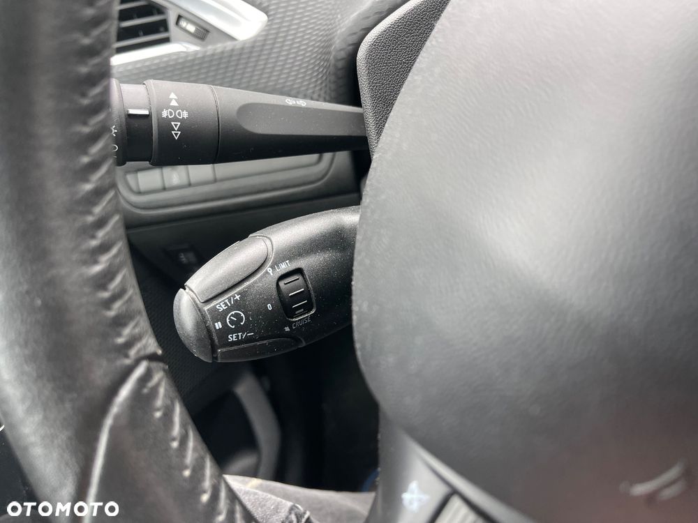 Peugeot 208 82 PureTech Style - 16