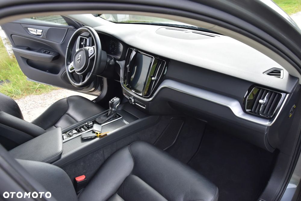 Volvo V60 D3 AWD Geartronic Momentum - 18