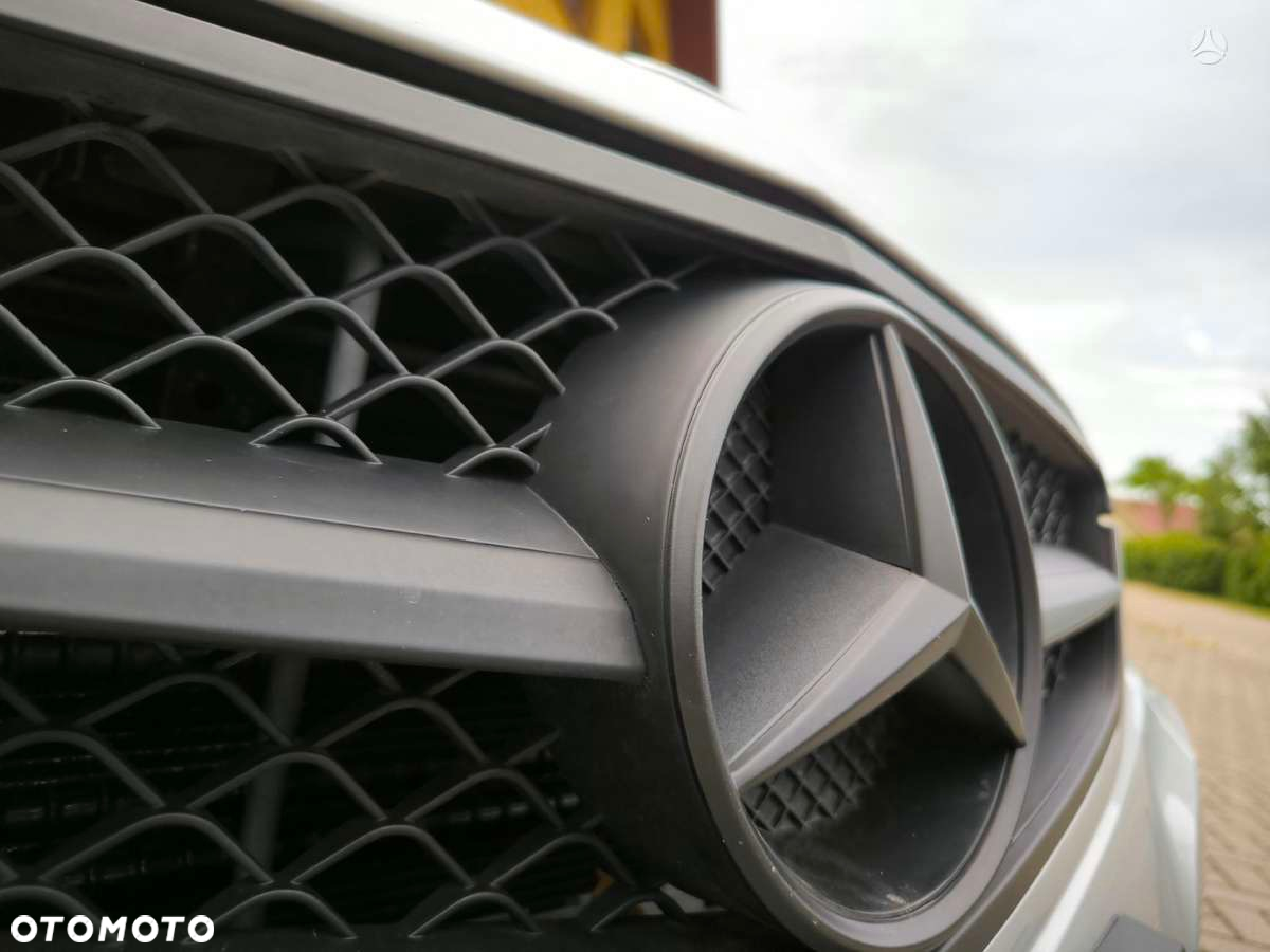 Mercedes-Benz Klasa C 180 Coupe BlueEFFICIENCY 7G-TRONIC Edition 1 - 28