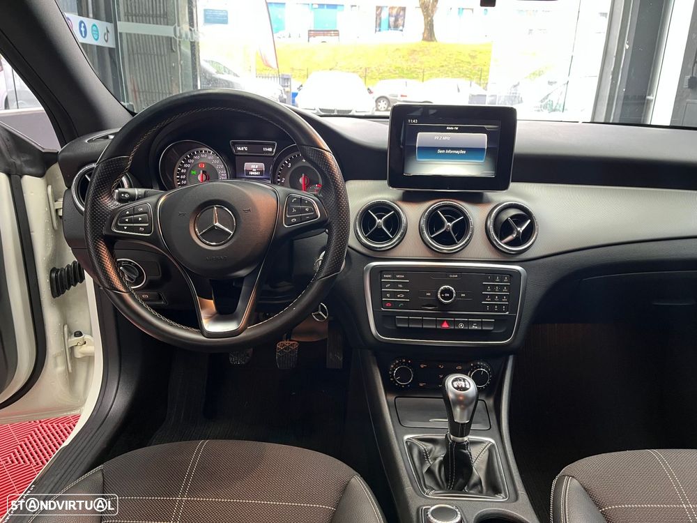 Mercedes-Benz CLA 200 CDI Urban - 11