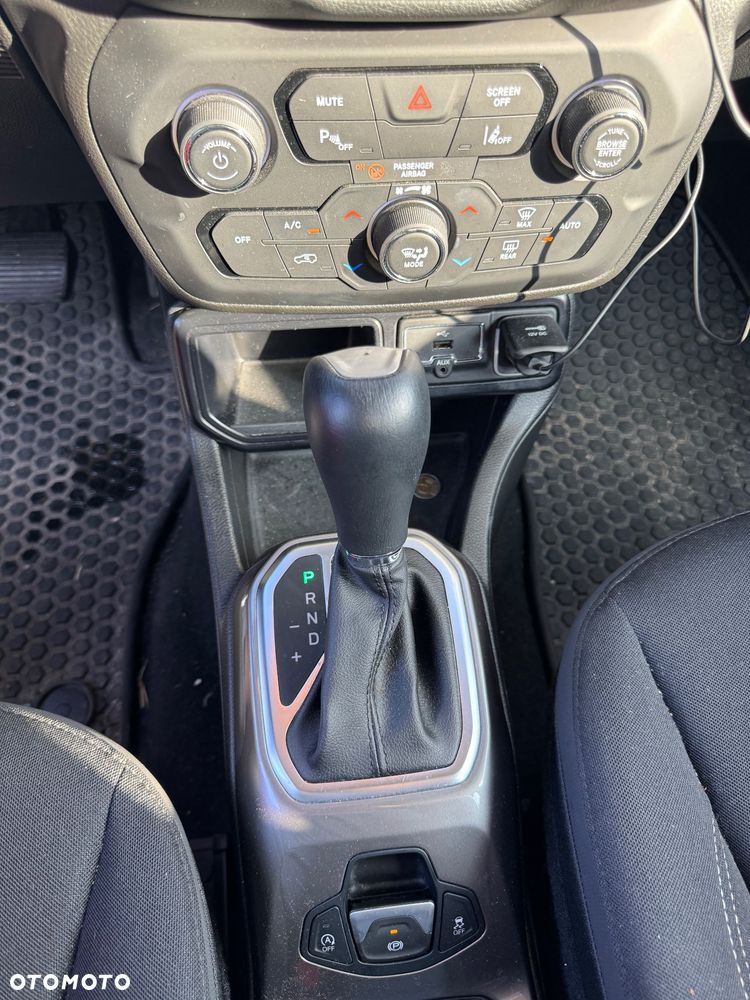 Jeep Renegade 1.3 GSE T4 Turbo Limited FWD S&S - 8