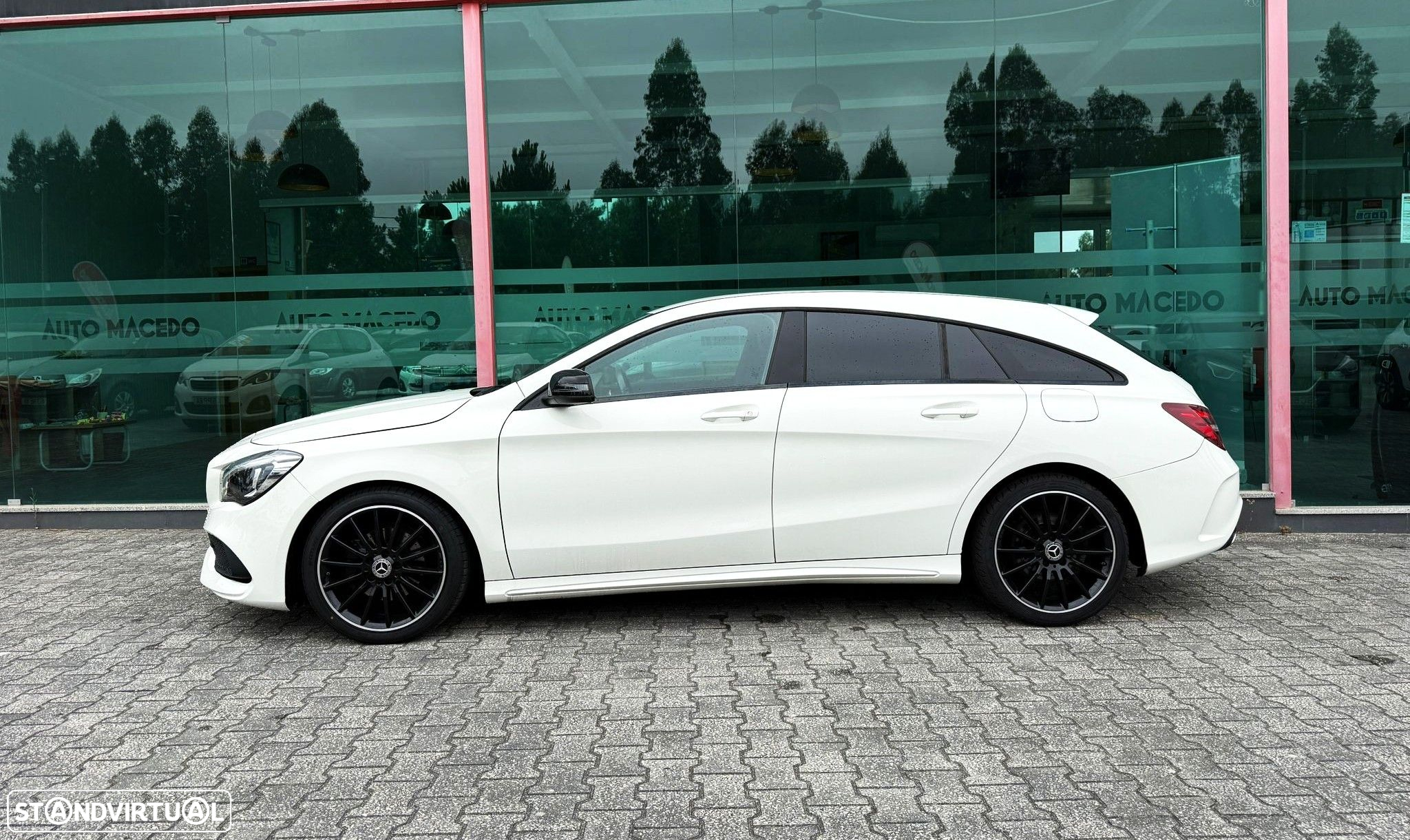 Mercedes-Benz CLA 180 d Shooting Brake AMG Line Aut. - 2