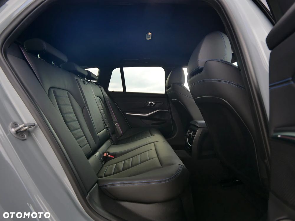 BMW Seria 3 M340i xDrive sport - 32