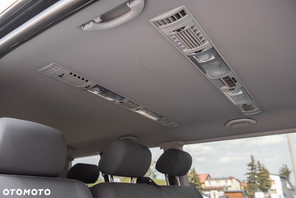 Volkswagen Caravelle - 15
