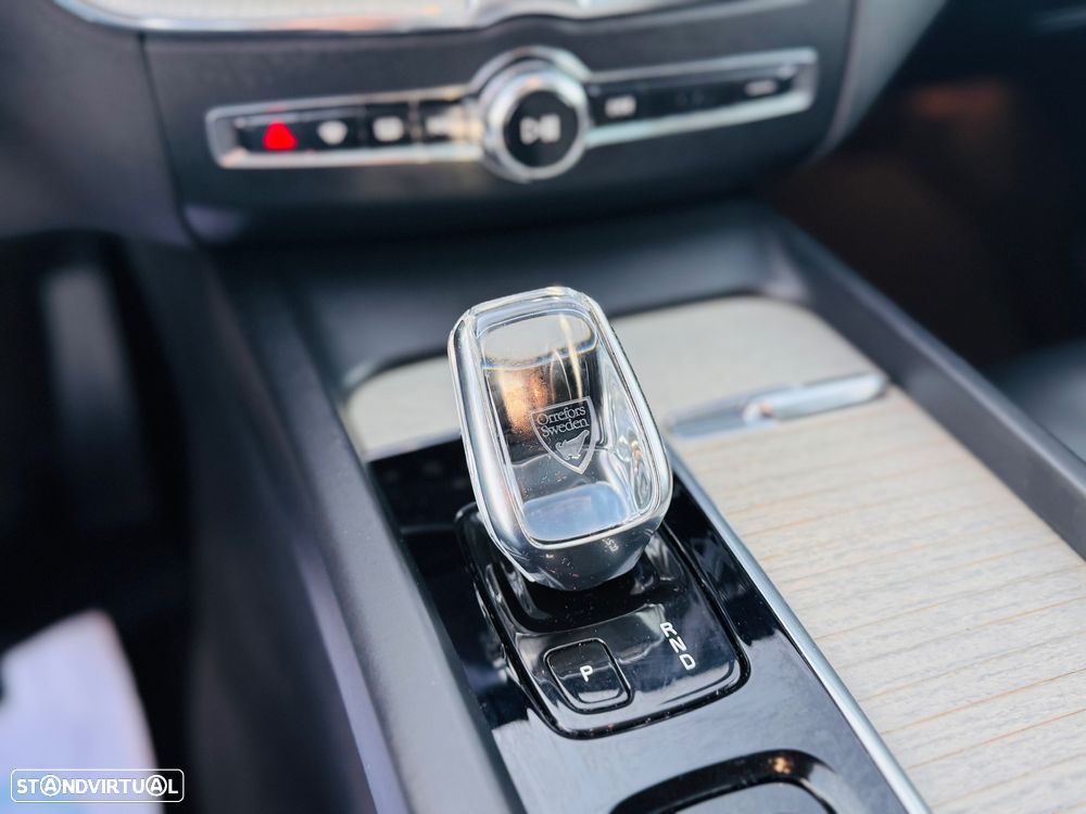 Volvo XC 60 2.0 T8 PHEV Inscription AWD - 27