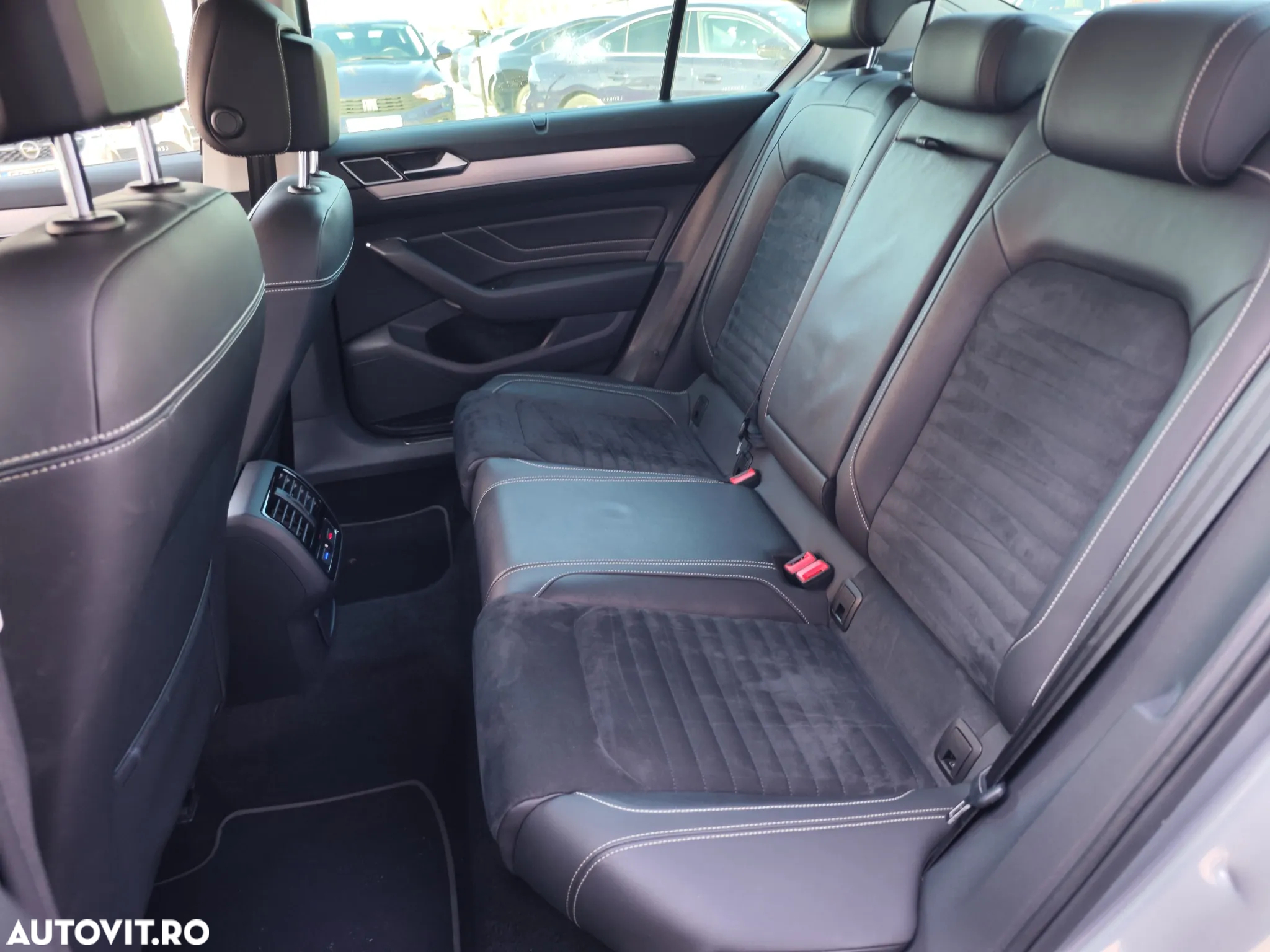 Volkswagen Passat - 25