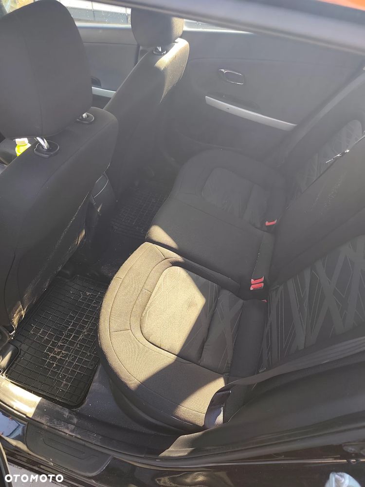 Kia Ceed 1.6 CRDi 128 ISG Dream Team Edition - 8