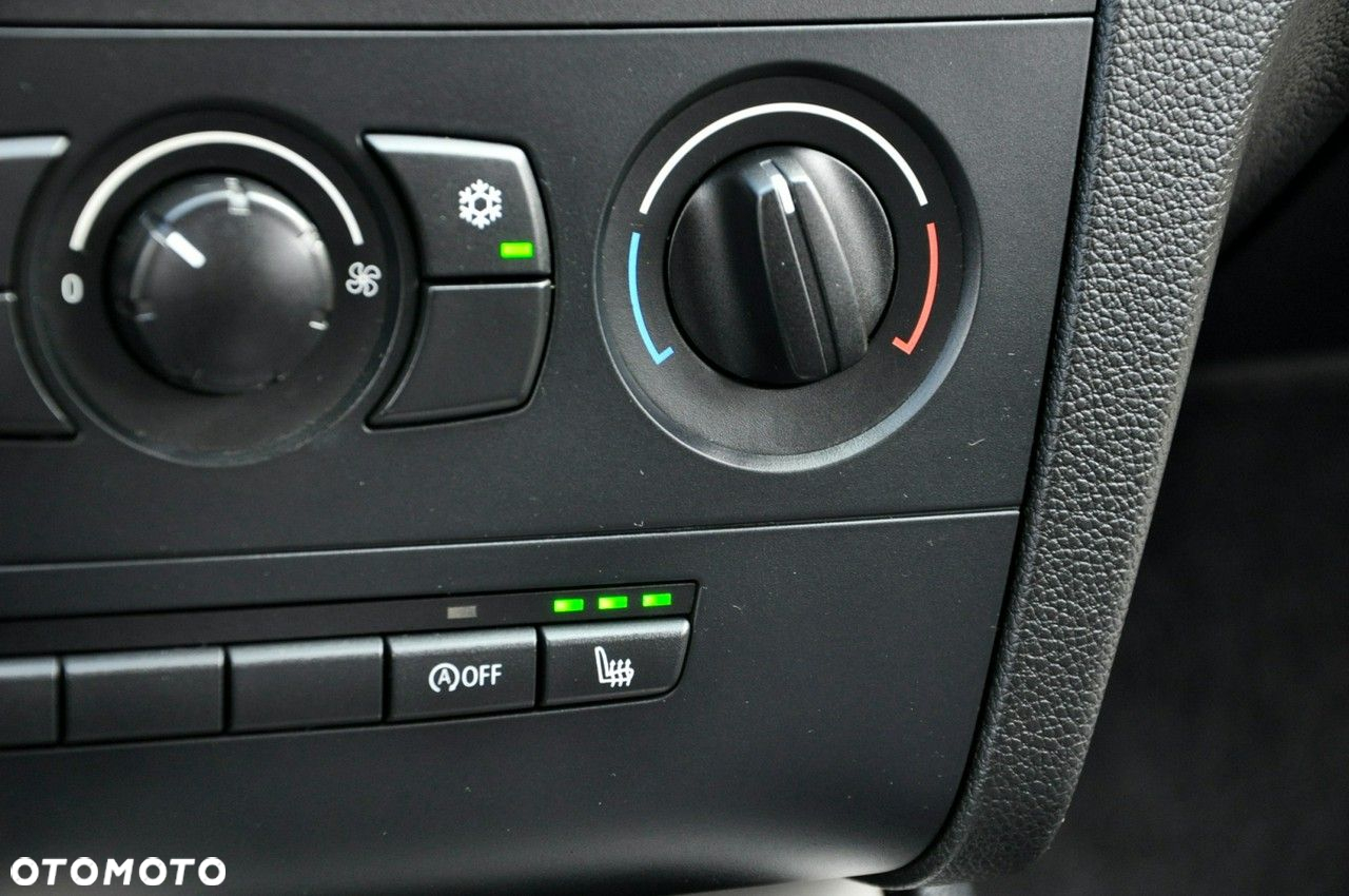 BMW Seria 1 - 32