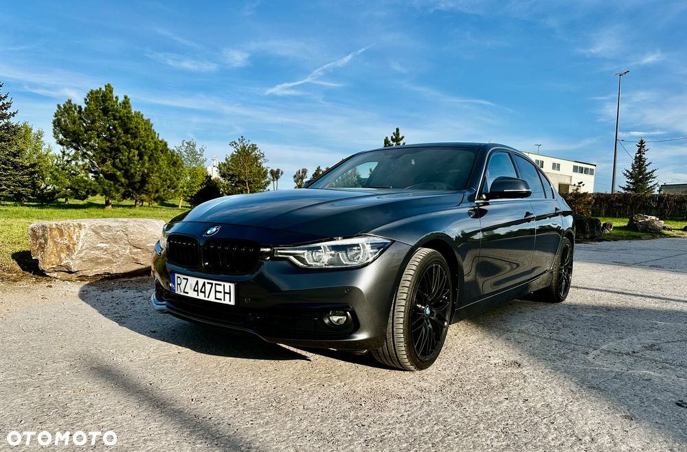 BMW Seria 3 330i xDrive Sport Line - 30