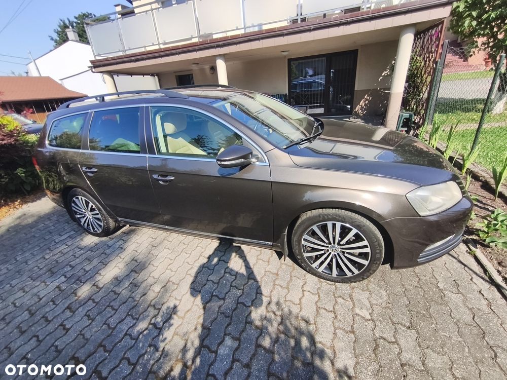 Volkswagen Passat - 4