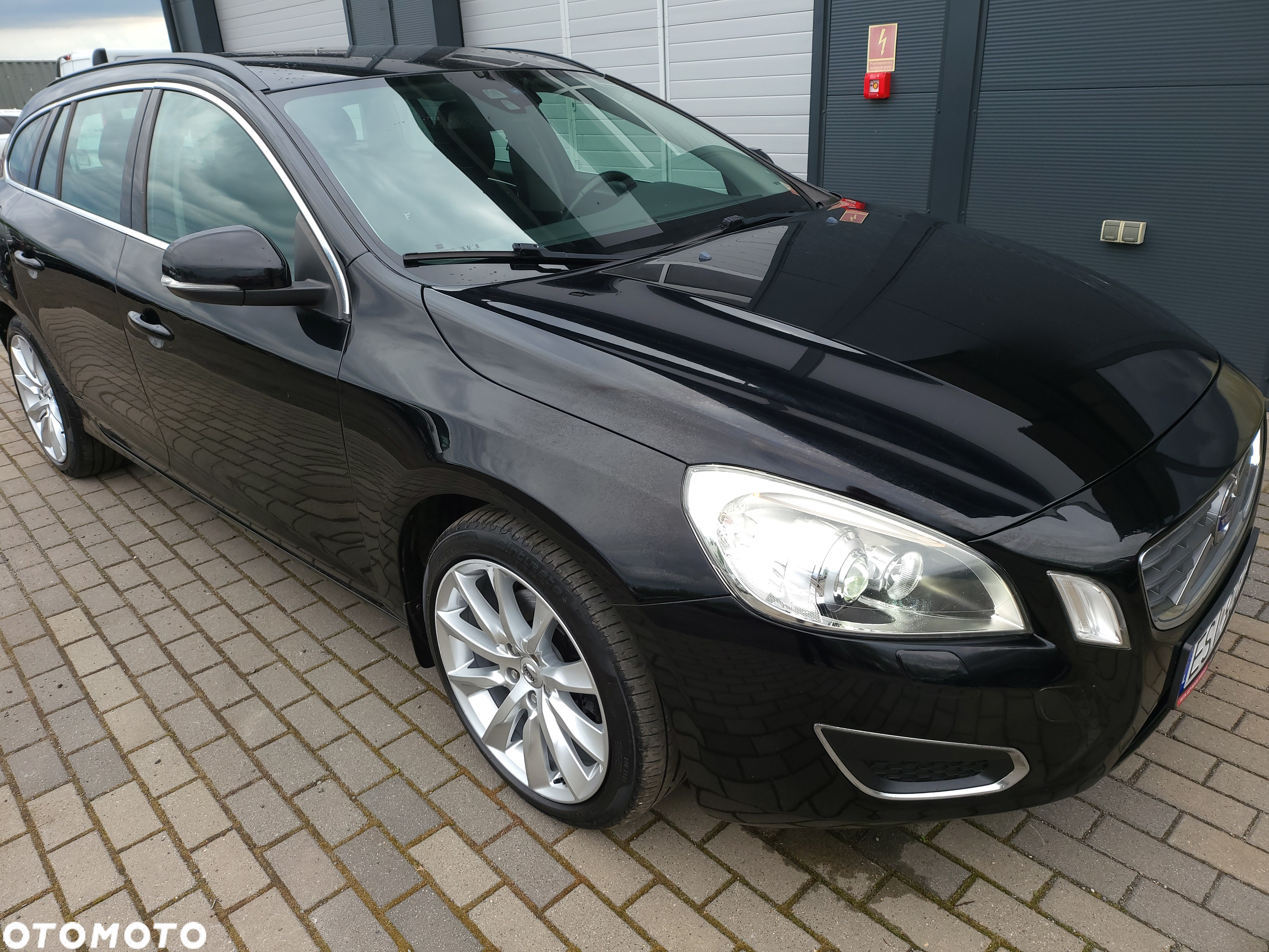 Volvo V60 D2 Momentum - 9