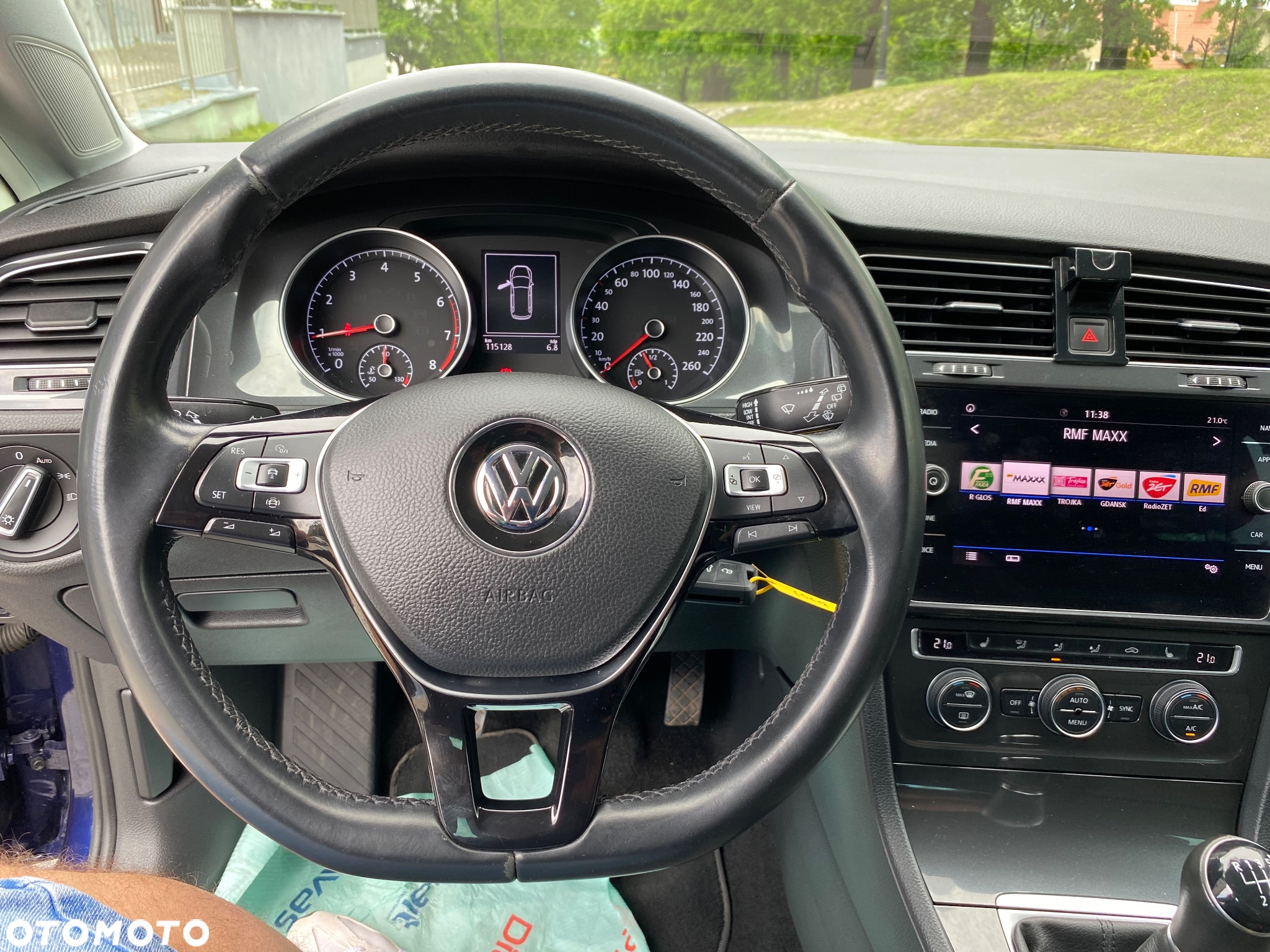 Volkswagen Golf - 14