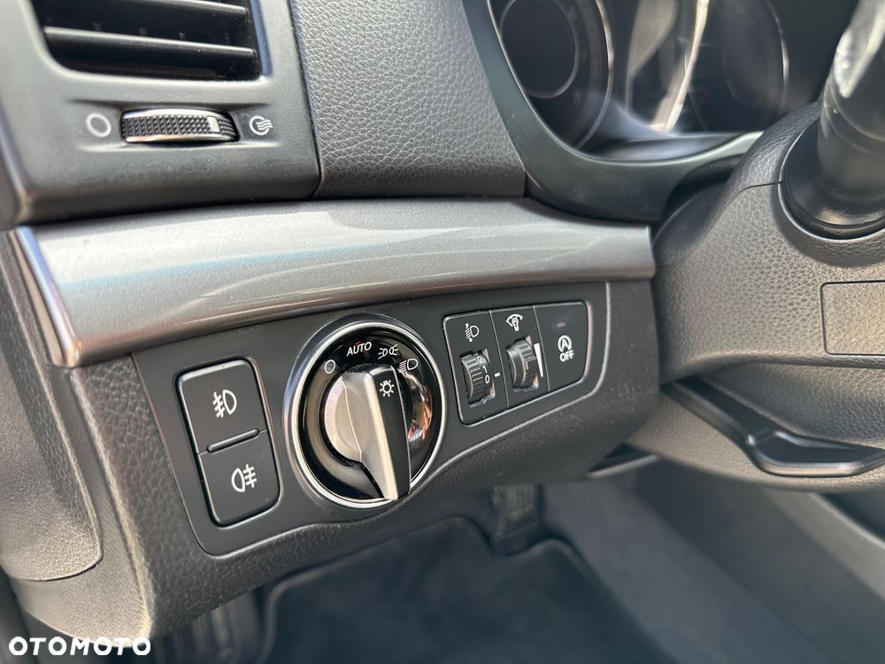Hyundai i40 Kombi blue 1.6 Family - 39
