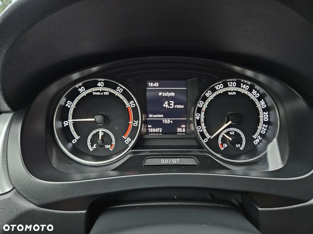 Skoda RAPID 1.0 TSI Active - 12