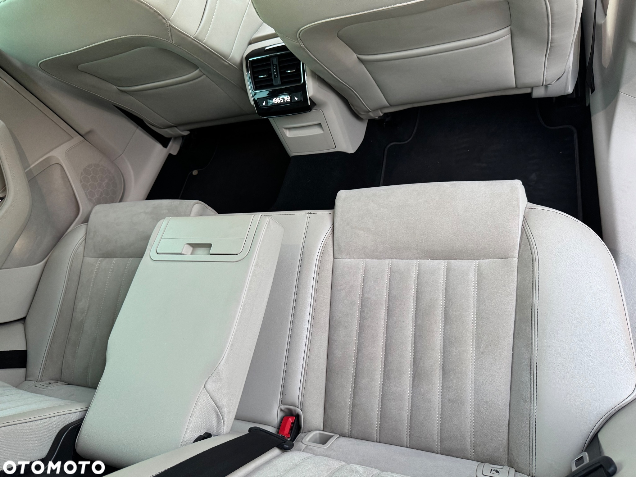 Skoda Superb Combi 2.0 TDI DSG Premium Edition - 14