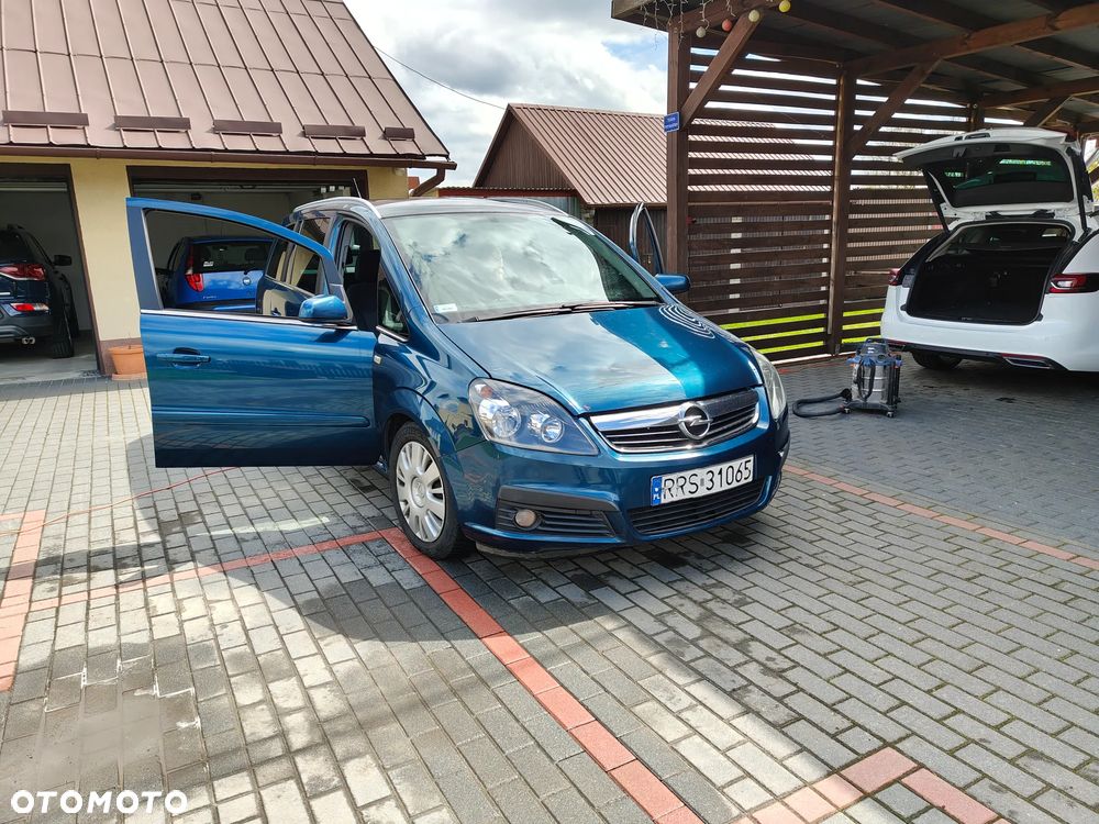 Opel Zafira 1.9 CDTI Cosmo - 1