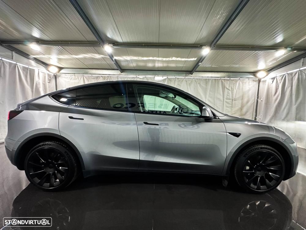 Tesla Model Y Long Range Dual Motor AWD - 12