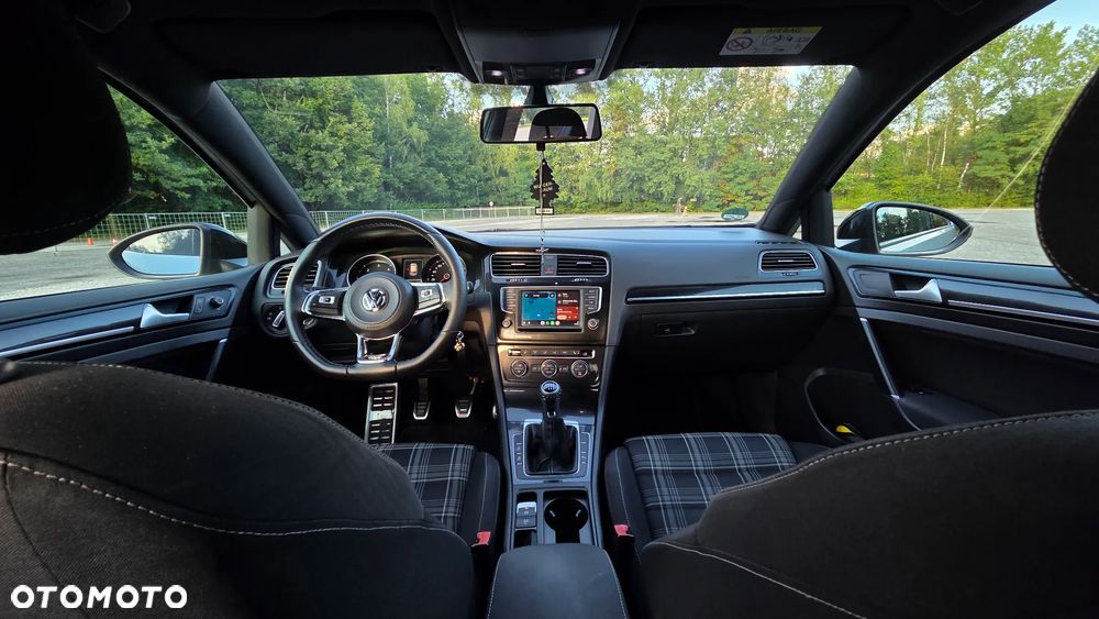 Volkswagen Golf 2.0 TDI BMT GTD - 10
